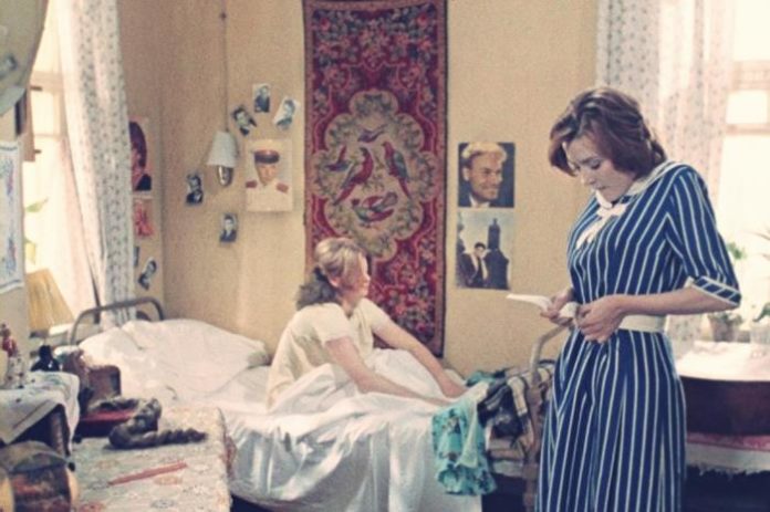 Interior design in popular Soviet films